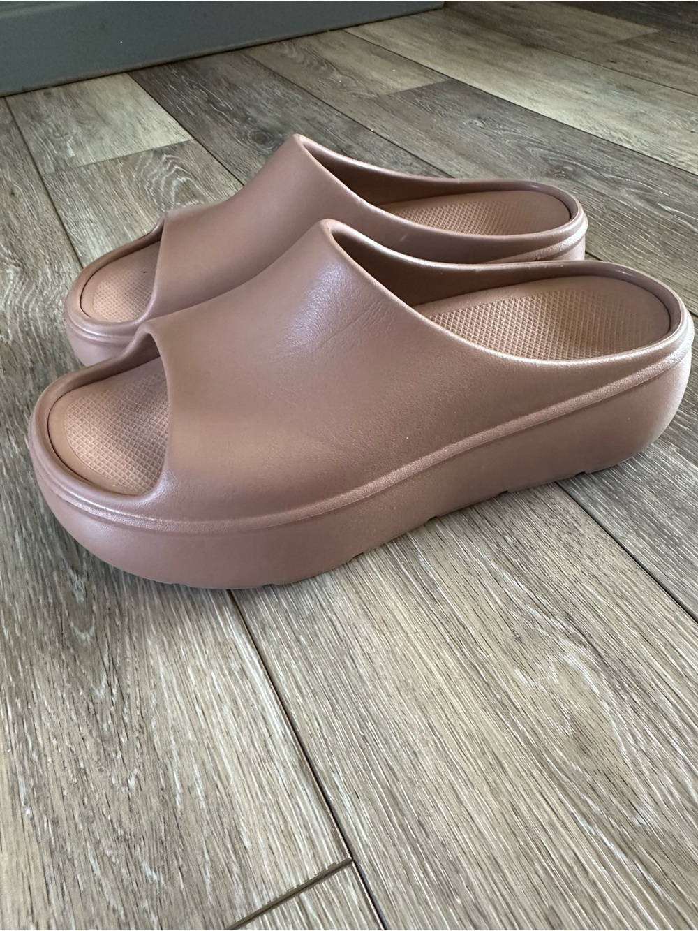 CALIA By Carrie Underwood Slide Platform Sandals